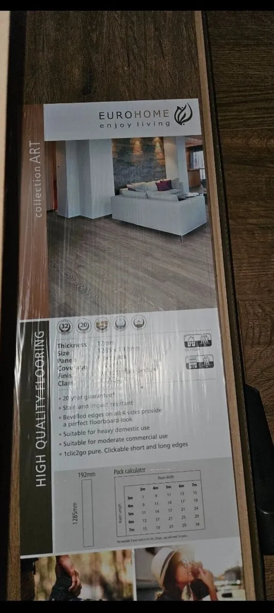 Wooden flooring - Image 1