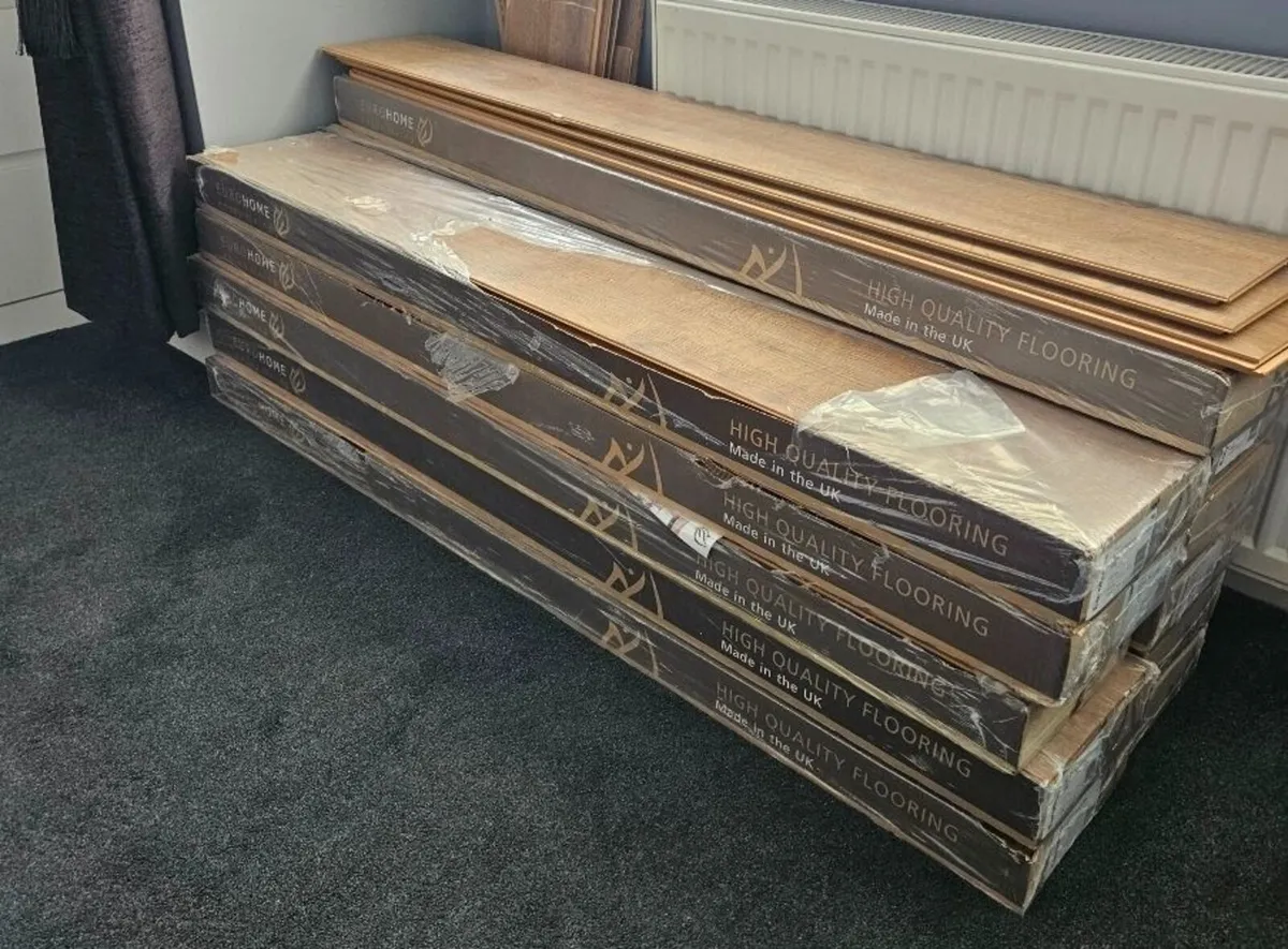 Wooden flooring - Image 2