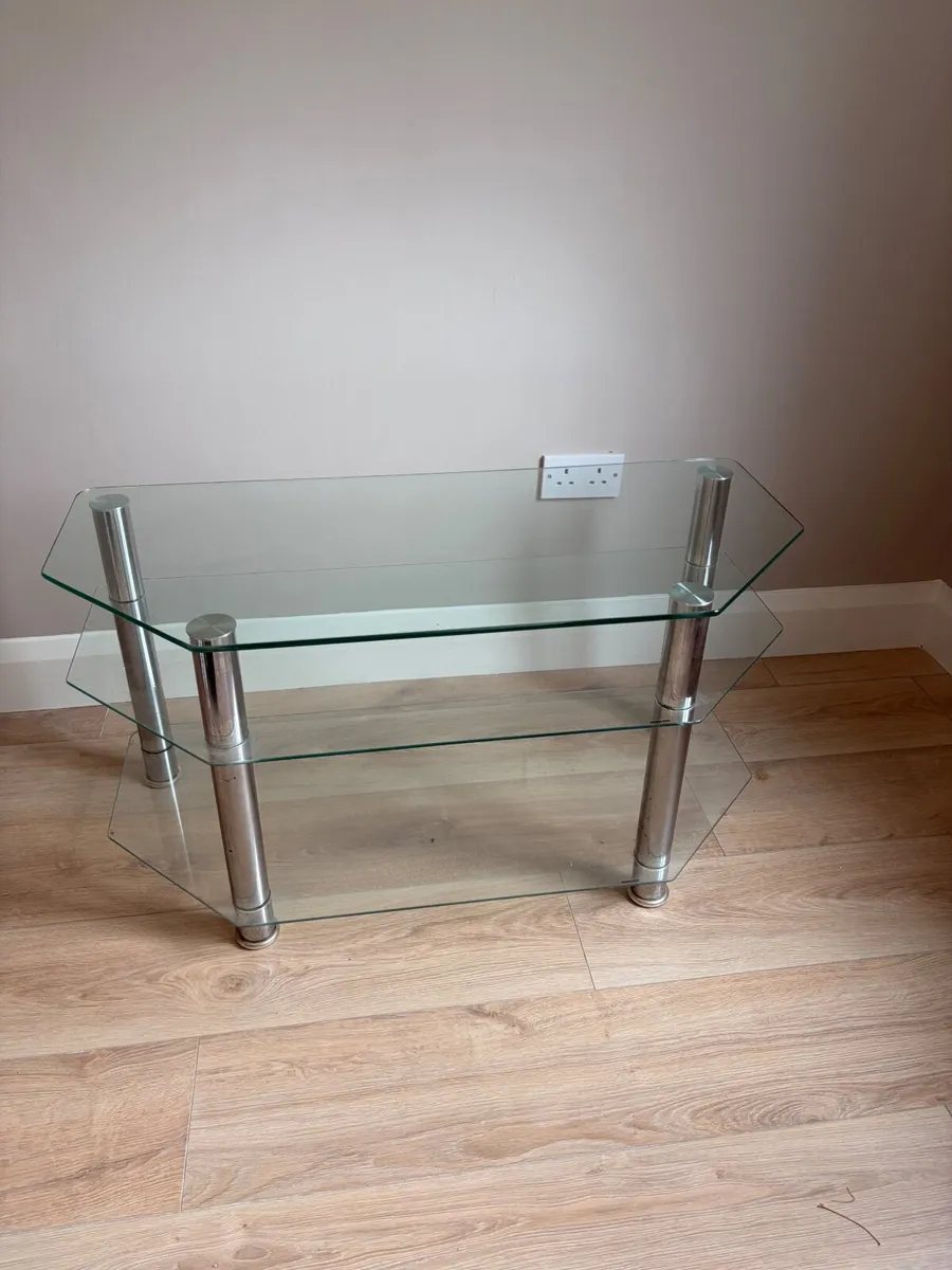Glass TV stand - Image 1