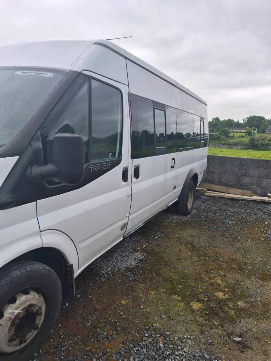 Ford mini bus - Image 1