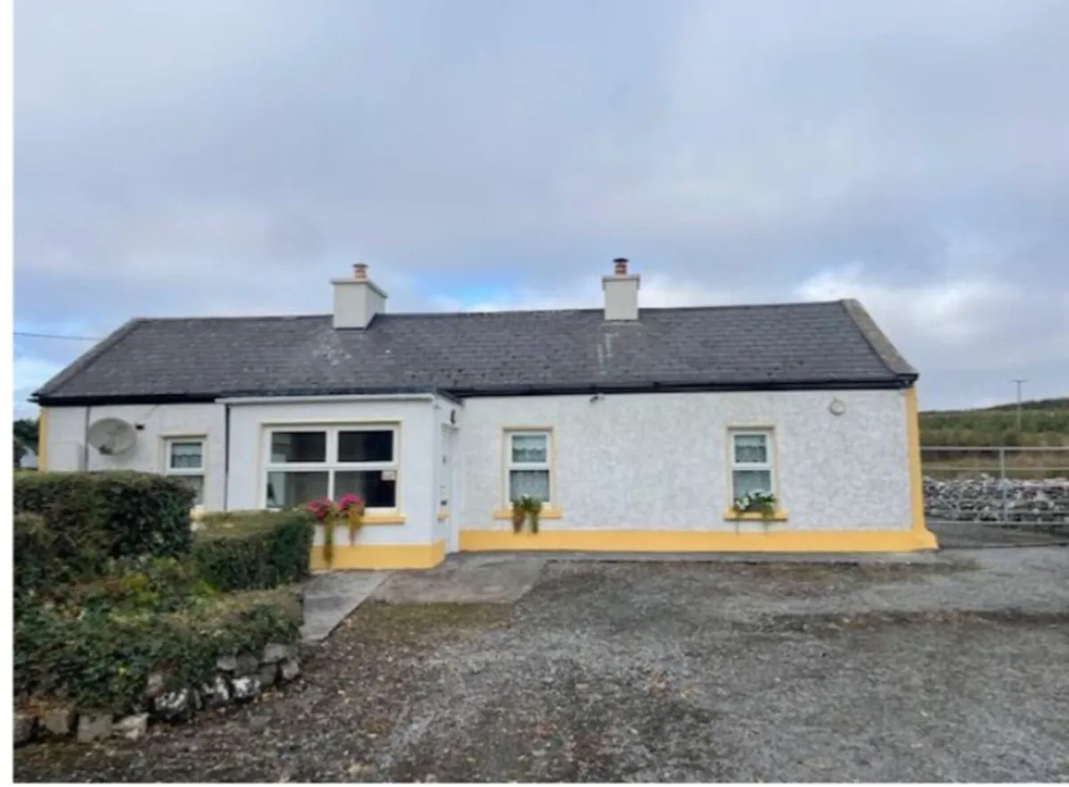 Large Cottage 4 Bed 2 Bath, Ballykeal, Kilfenora - Image 1