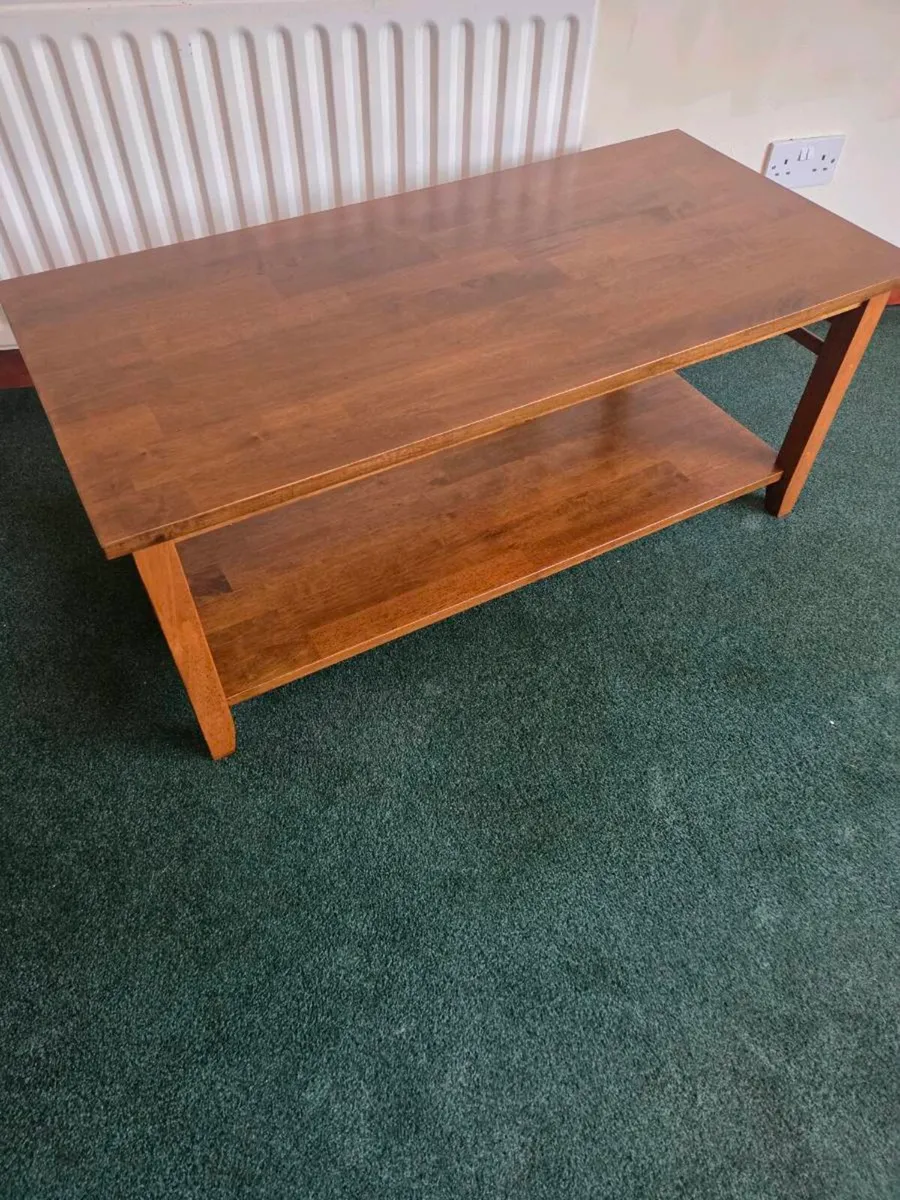 Very sturdy heavy wooden coffee table - Image 2