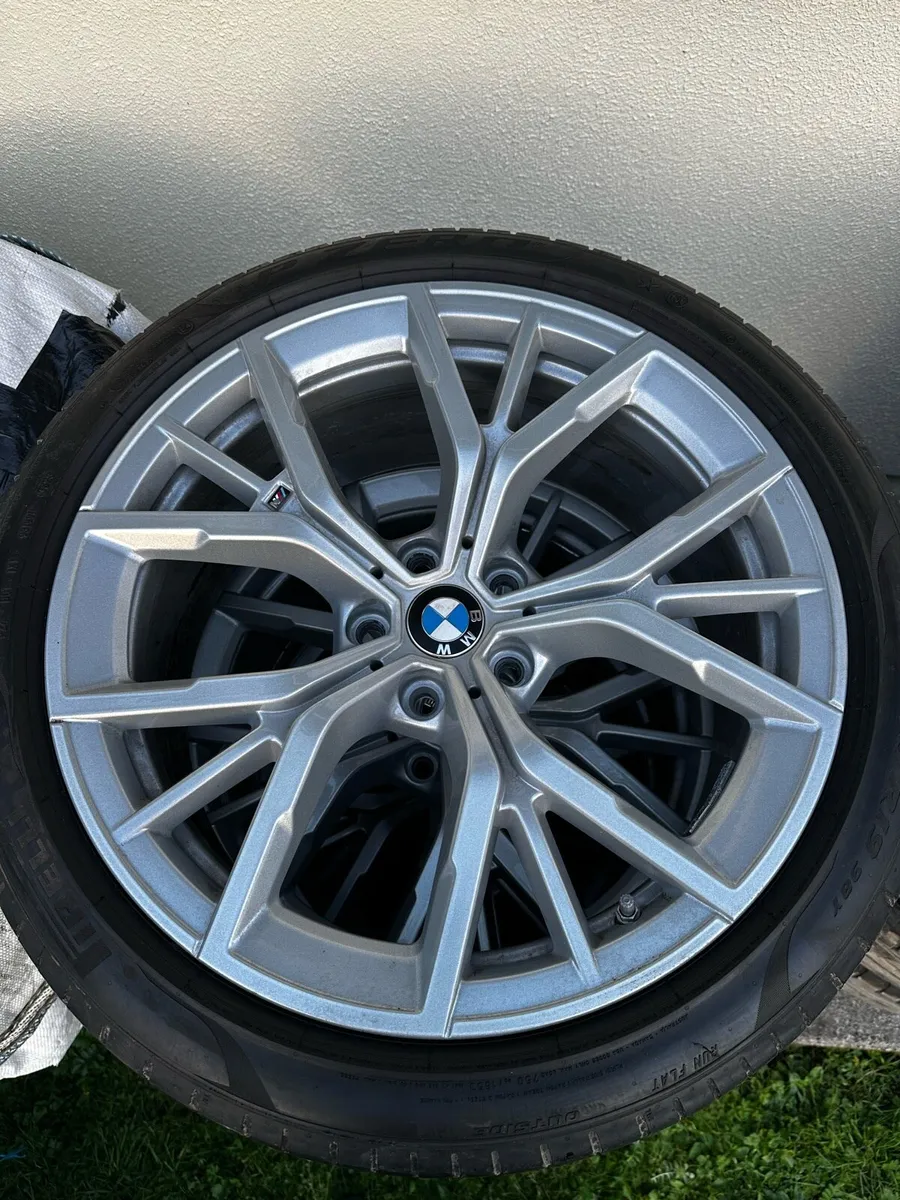 19” BMW M Sport Genuine Alloys Good Tyres - Image 1