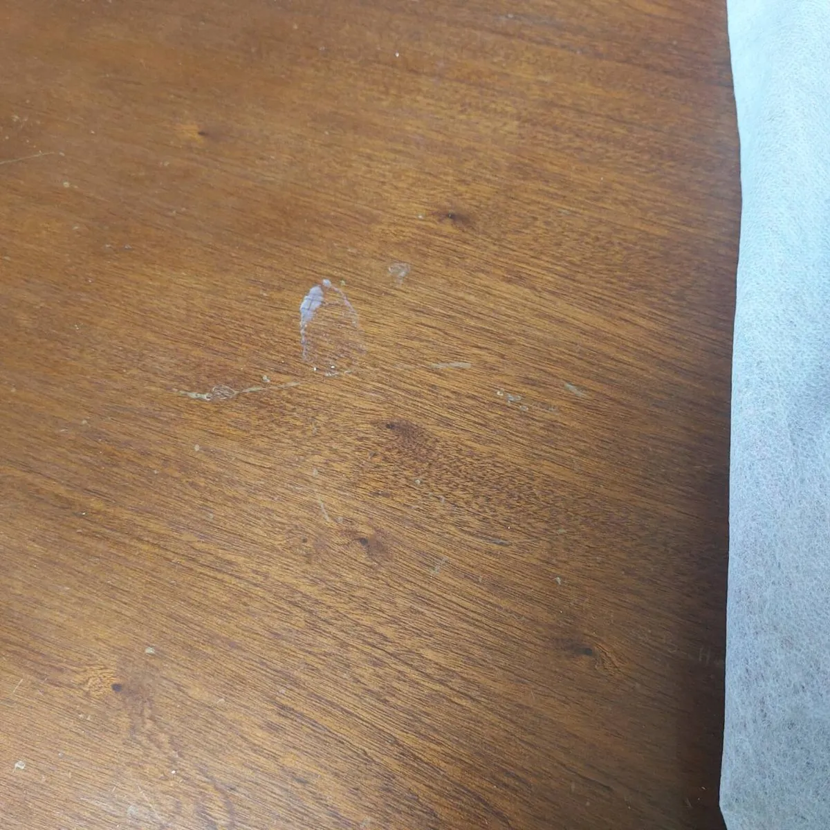 Dining table & 6 chairs - Image 3