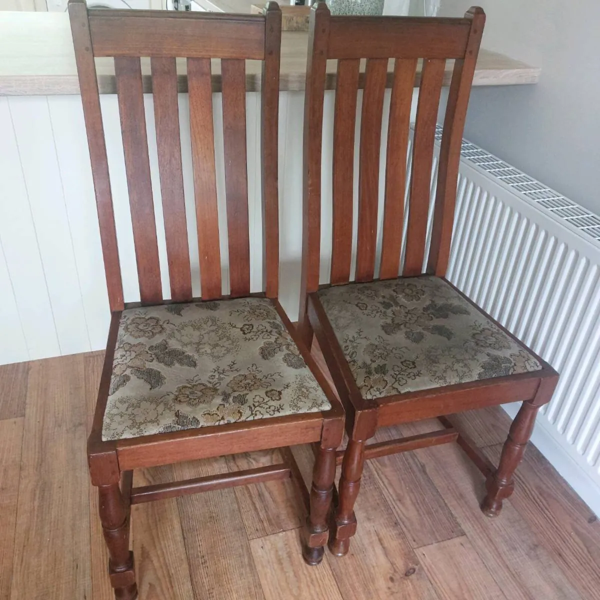Dining table & 6 chairs - Image 4