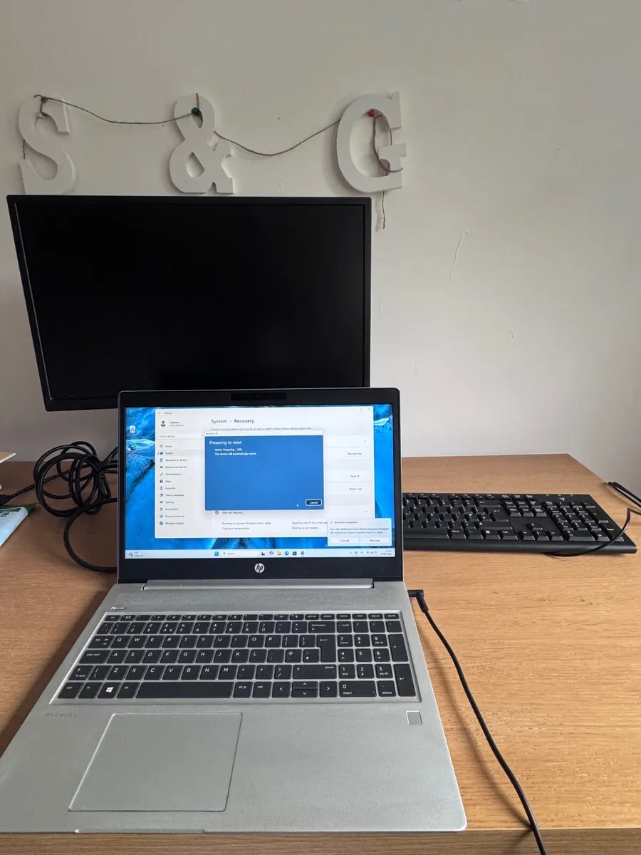 HP laptop with Dell screen and keyboard - Image 1
