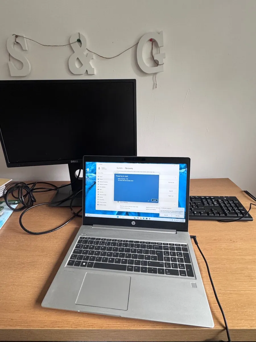 HP laptop with Dell screen and keyboard - Image 2