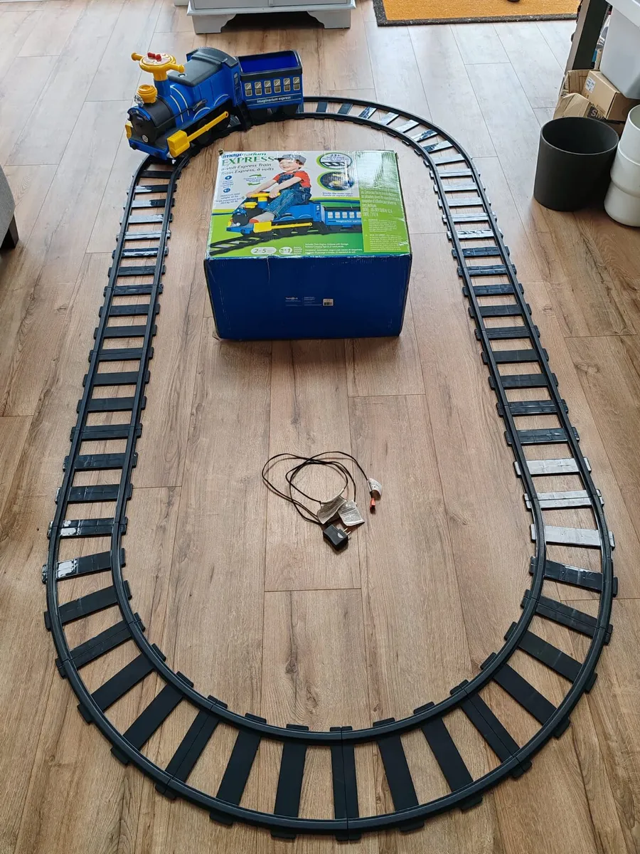 Imaginarium Express 6V Ride-On Train + Full Track - Image 4