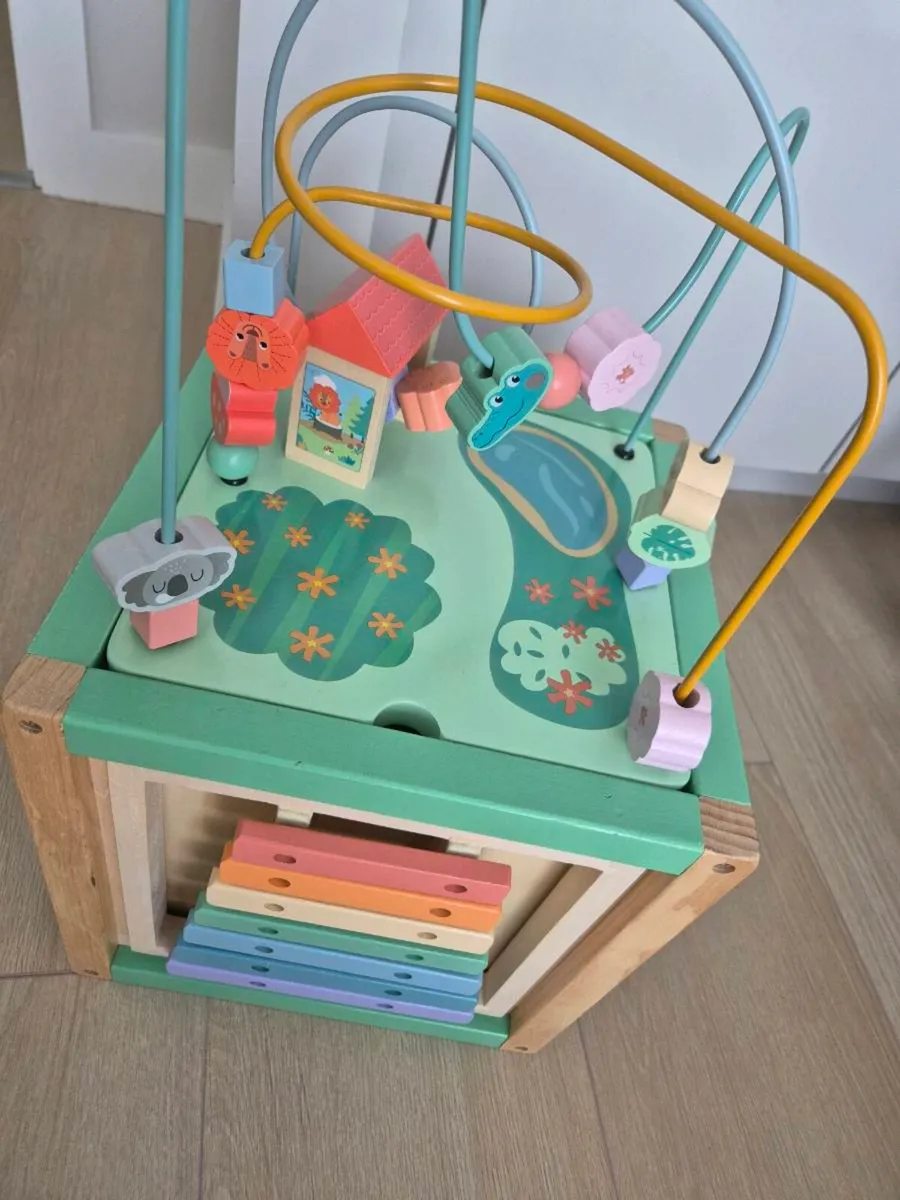 Activity cube - Image 2