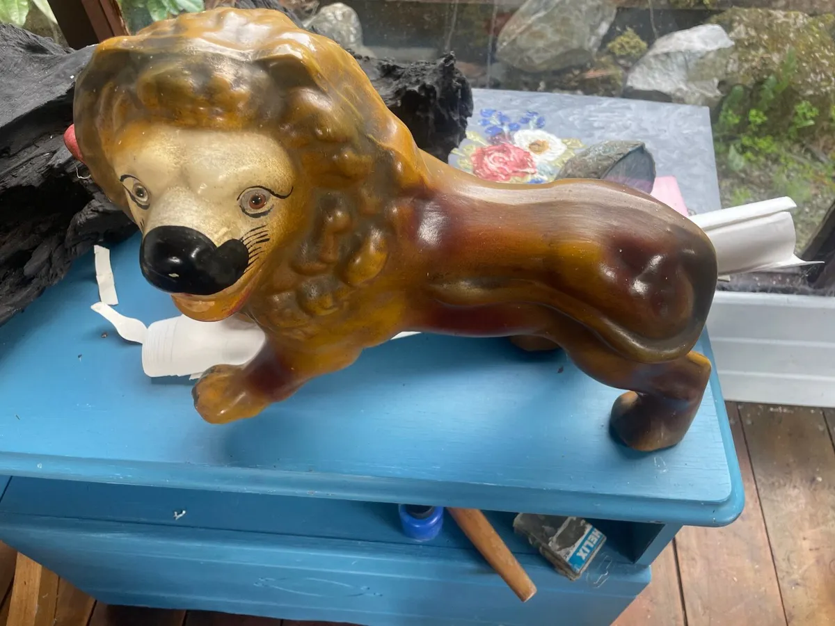 Lion antique ornament - Image 2