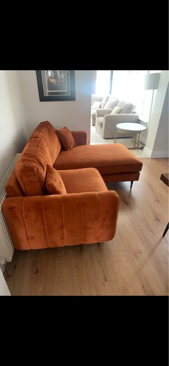Orange Velvet Couch in excellent condition - Image 1