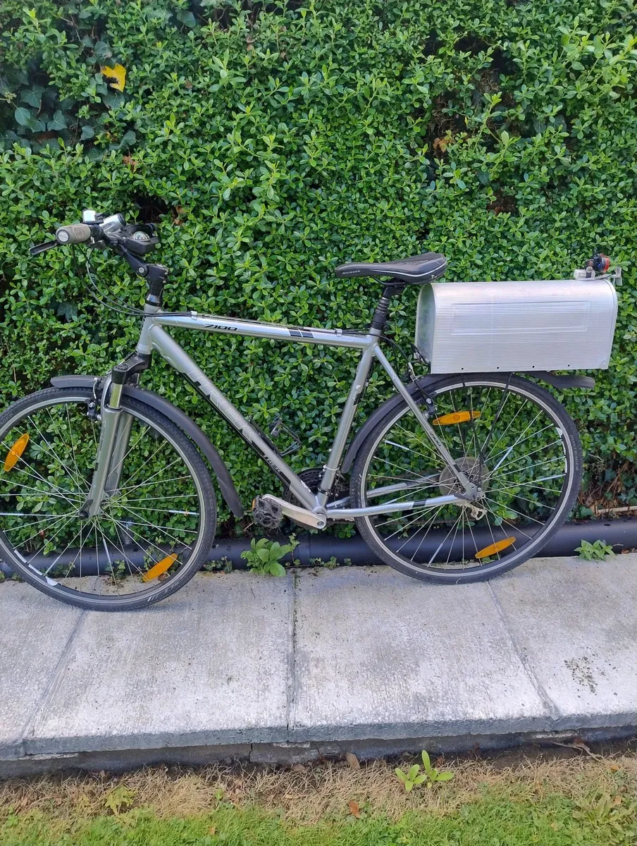 Trek mens bicycle - Image 2