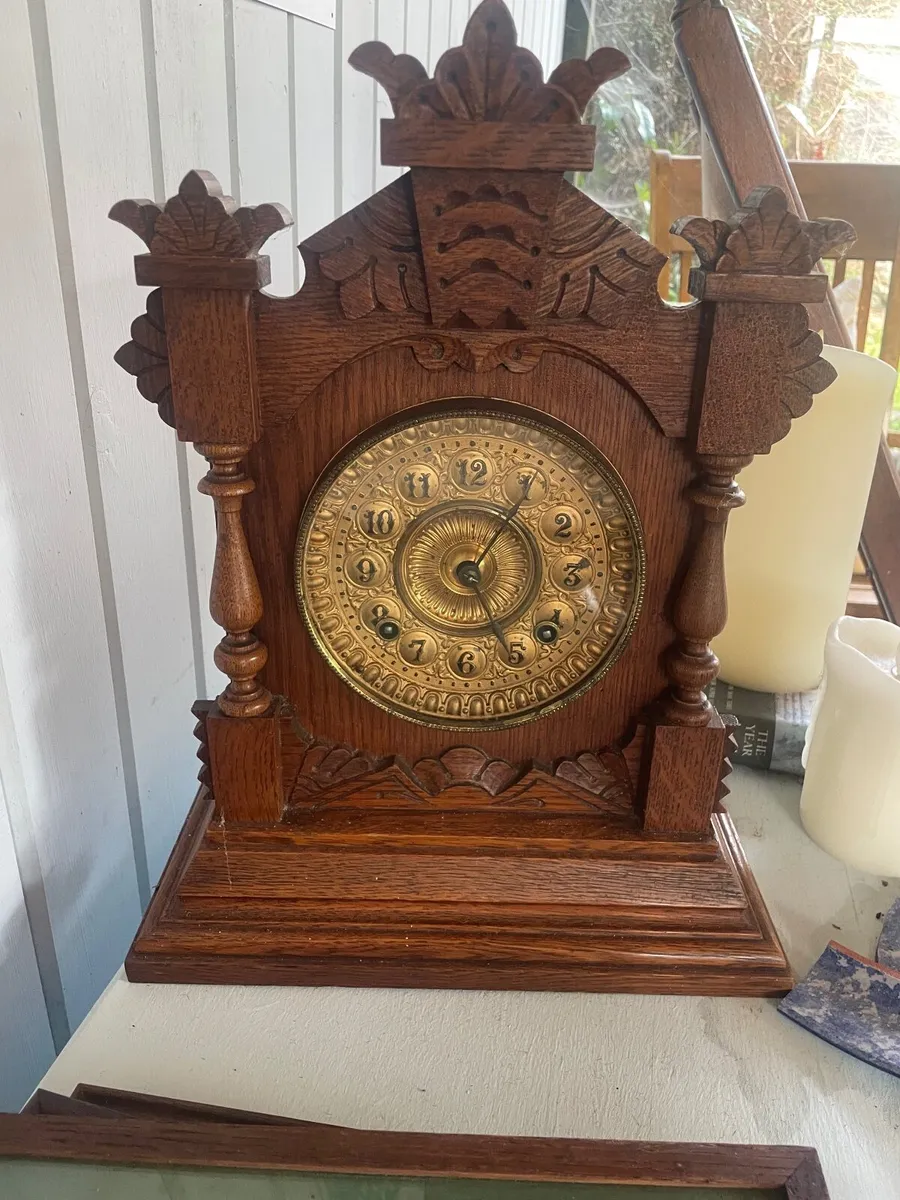 Solid wooden clock - Image 1