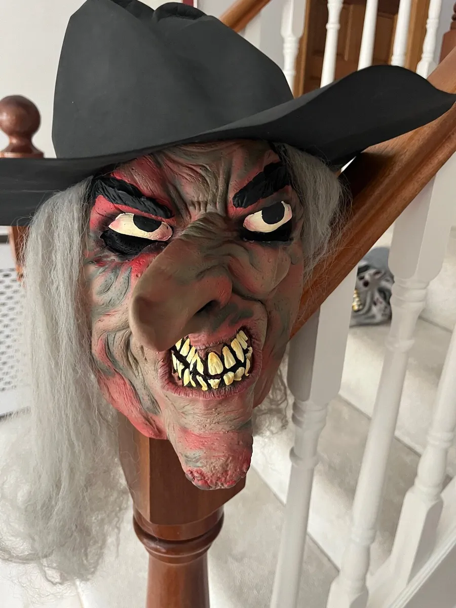 Large box of Halloween decorations - Image 1