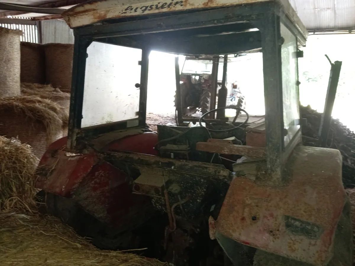 704 Universal Tractor - Image 3