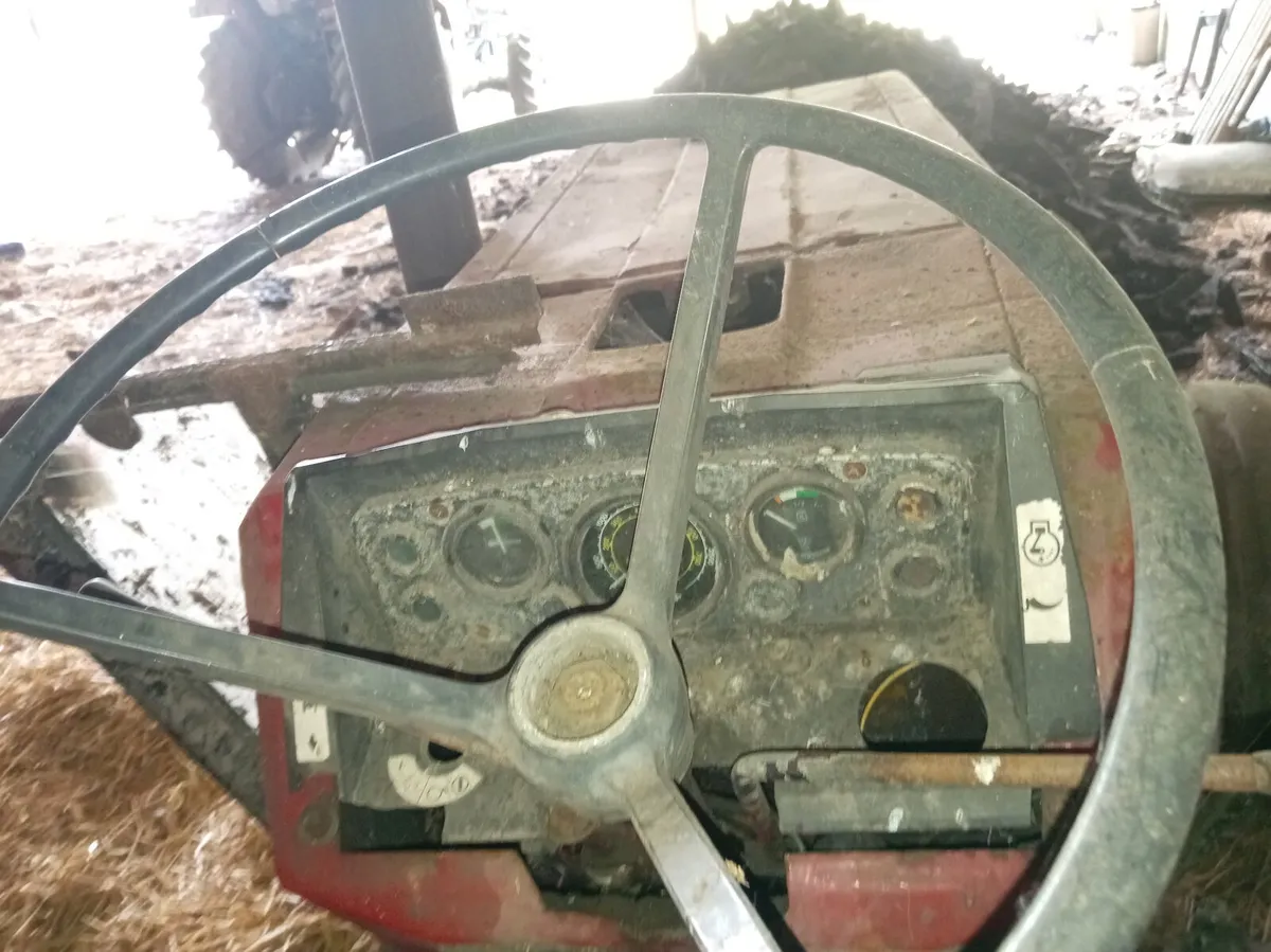 704 Universal Tractor - Image 4