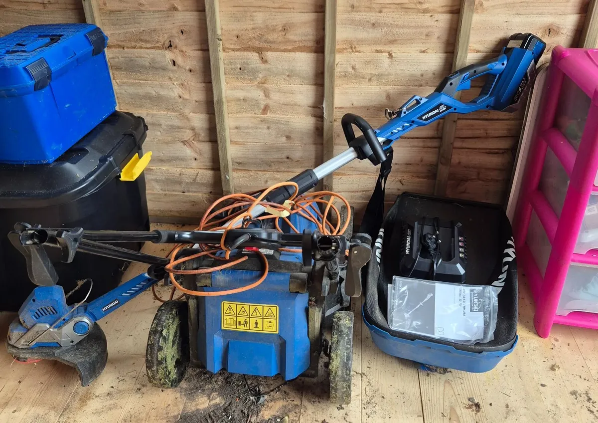 Hyundai strimmer & lawnmower
