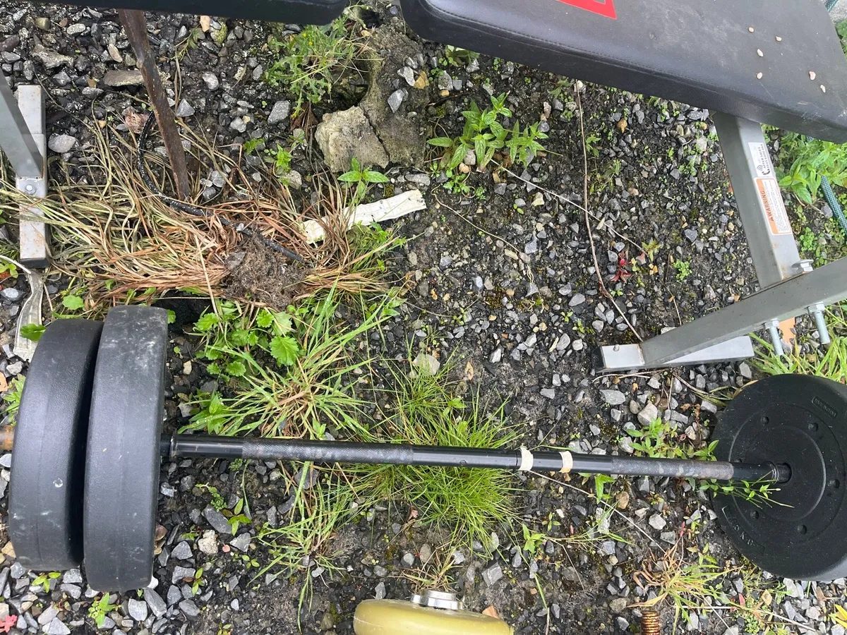 Bench and bar with weights - Image 2