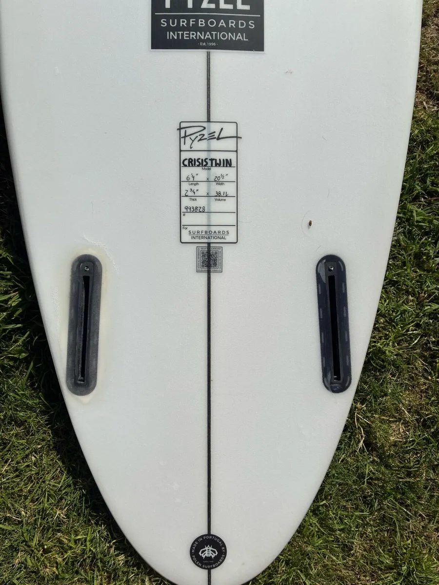 Surfboard - Image 3