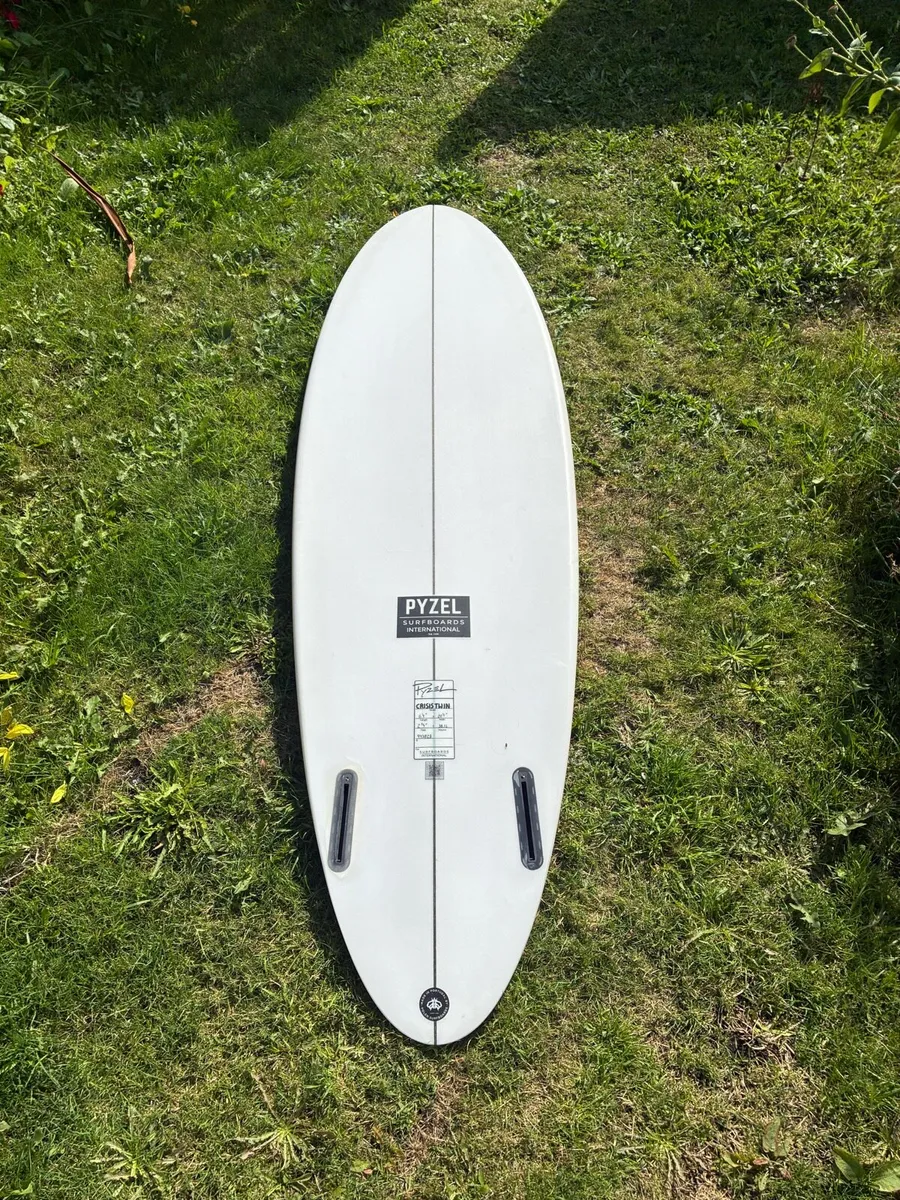 Surfboard - Image 4
