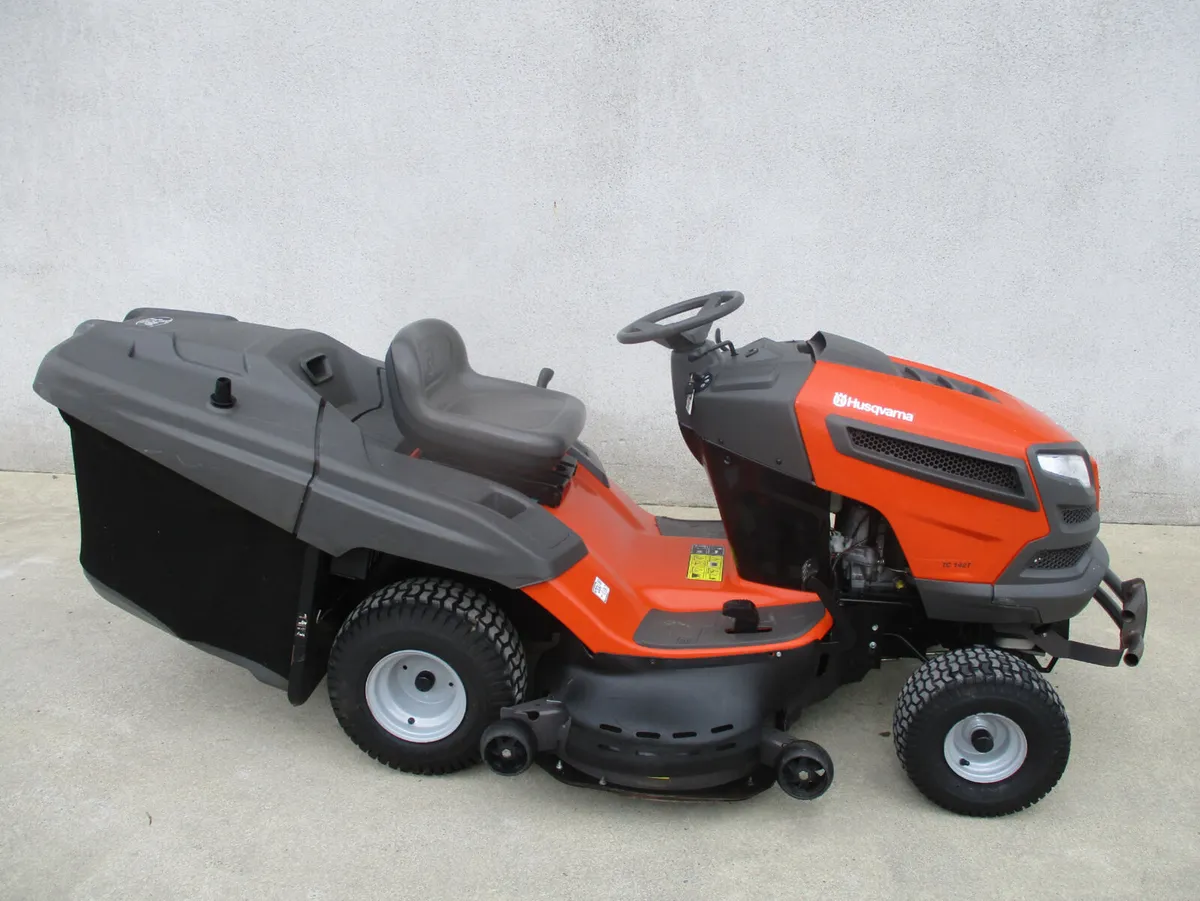 Husqvarna tractor mower TC142 T - Image 4