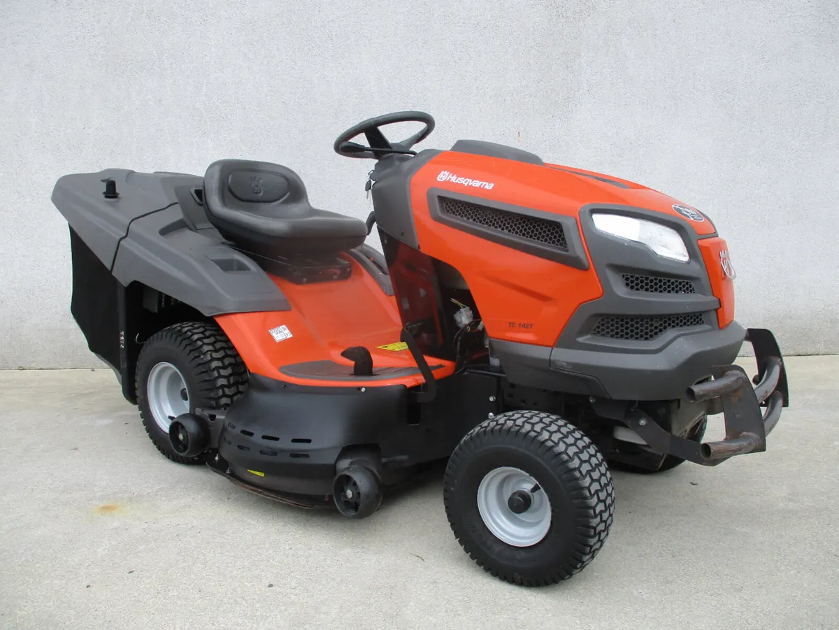 Husqvarna tractor mower TC142 T - Image 2
