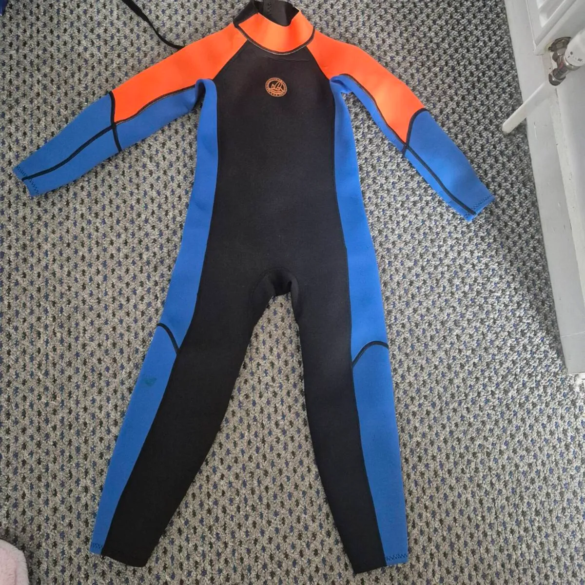 Wet suits - Image 1