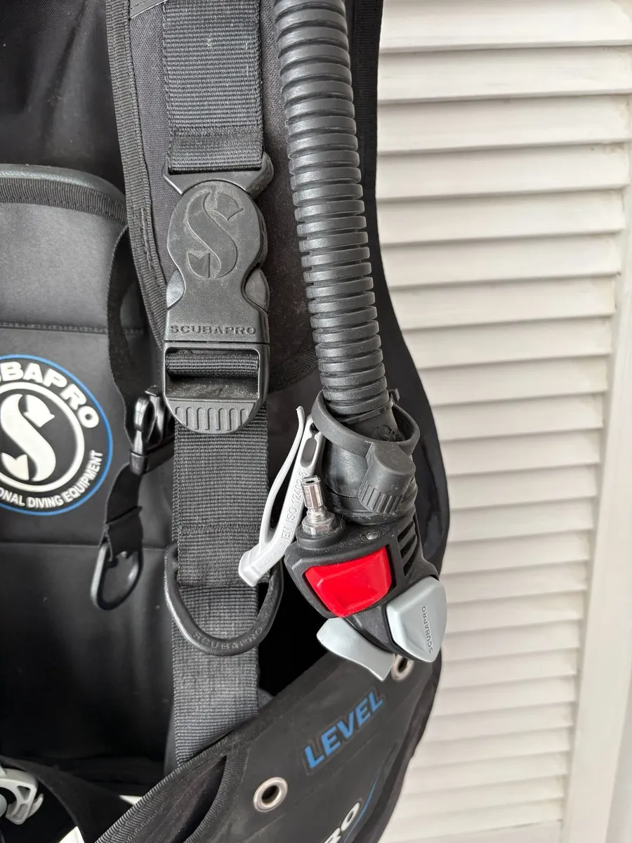Like new Scubapro Level BCD for sale - Image 4