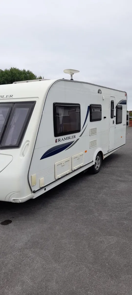 SPACIOUS 6 BERTH ELDDIS TOURING CARAVAN. - Image 1