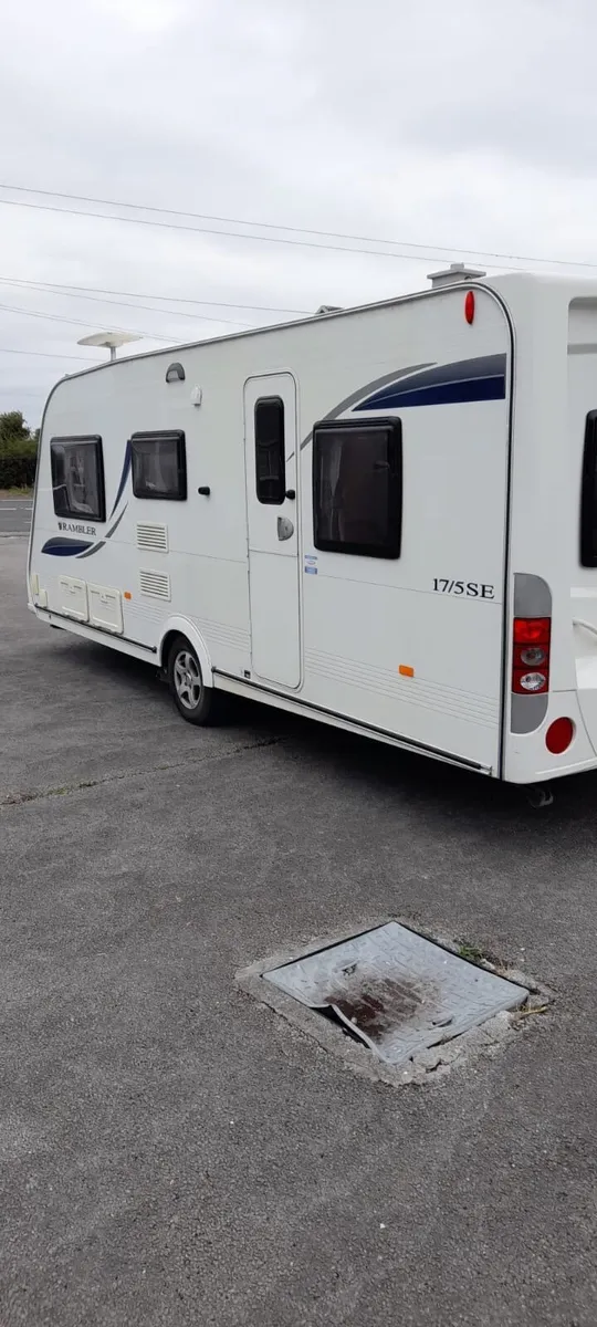 SPACIOUS 6 BERTH ELDDIS TOURING CARAVAN. - Image 3