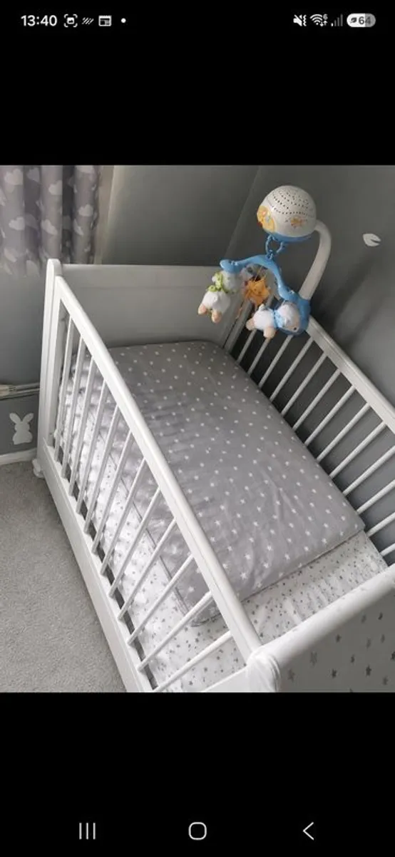 Hampton cot bed - Image 3