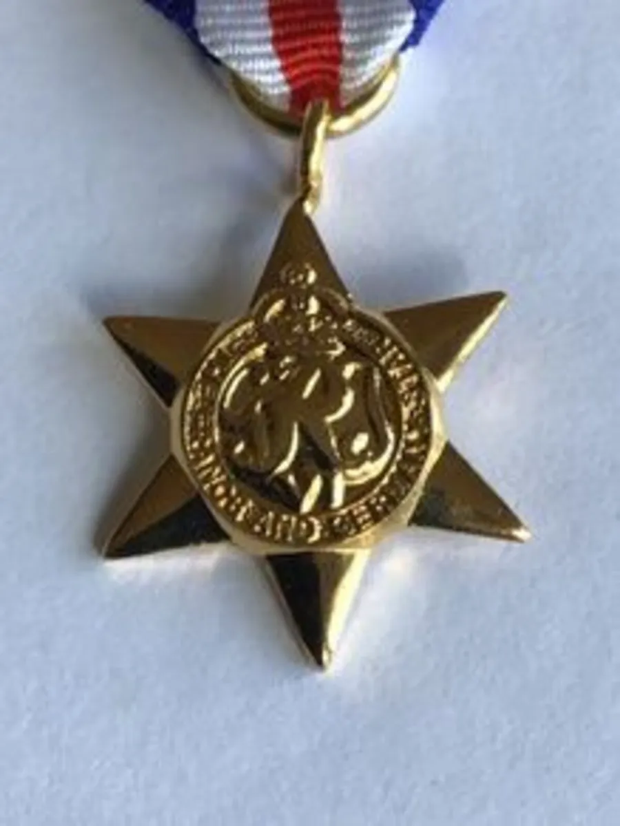 Genuine British WW2 MINIATURE FRANCE+GERMANY STAR