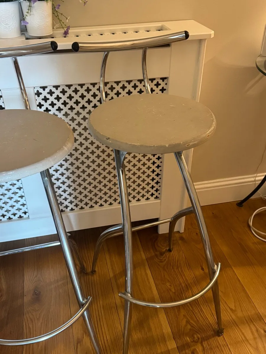 Kitchen stools x 3 - Image 2