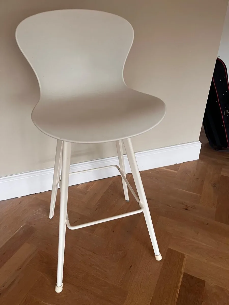 Bar Stools from BoConcept x5 white - Image 3