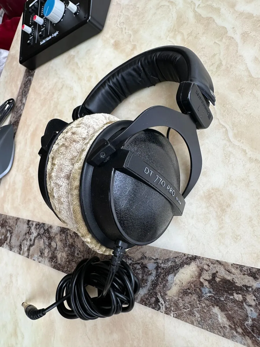 beyerdynamic DT-770 Pro 80 OHM Headphones - Image 3