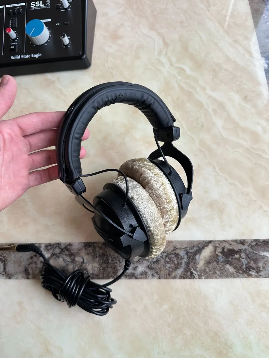 beyerdynamic DT-770 Pro 80 OHM Headphones - Image 4