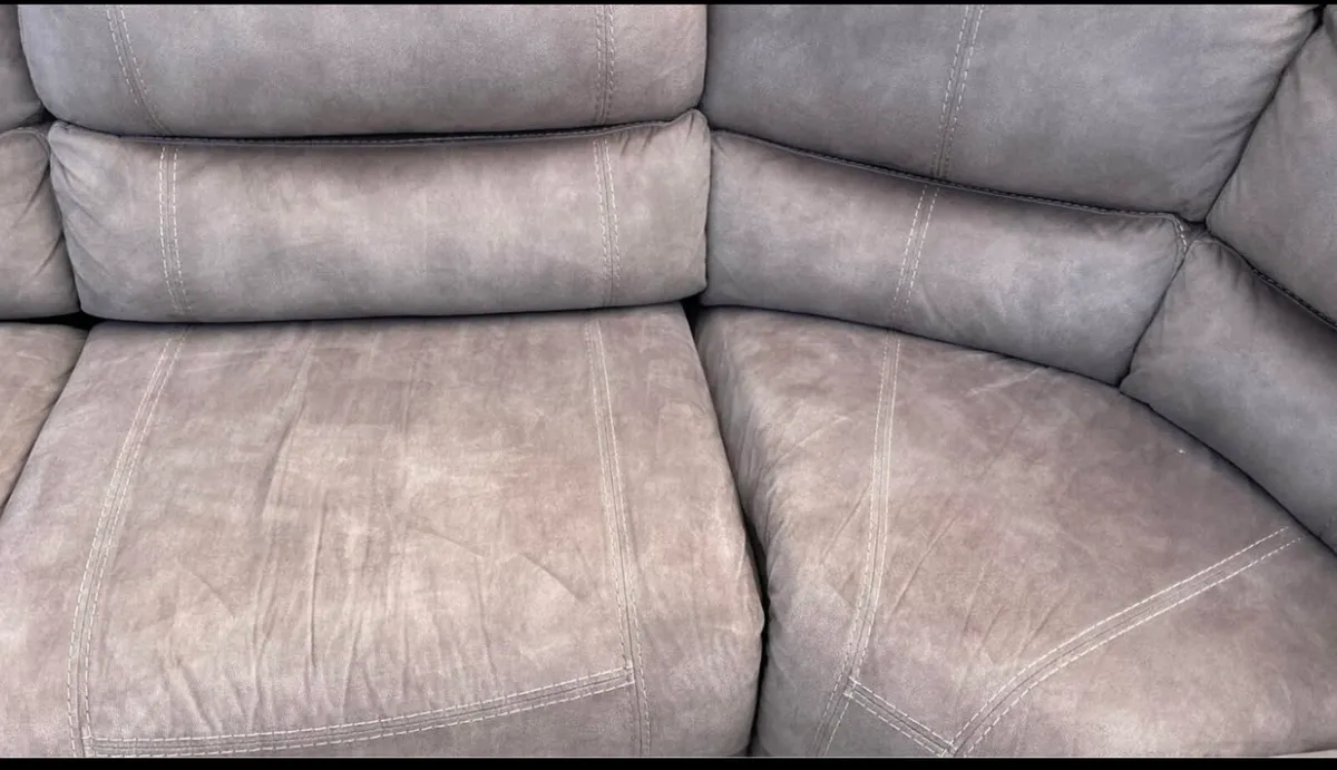 Recliner corner sofa - Image 3