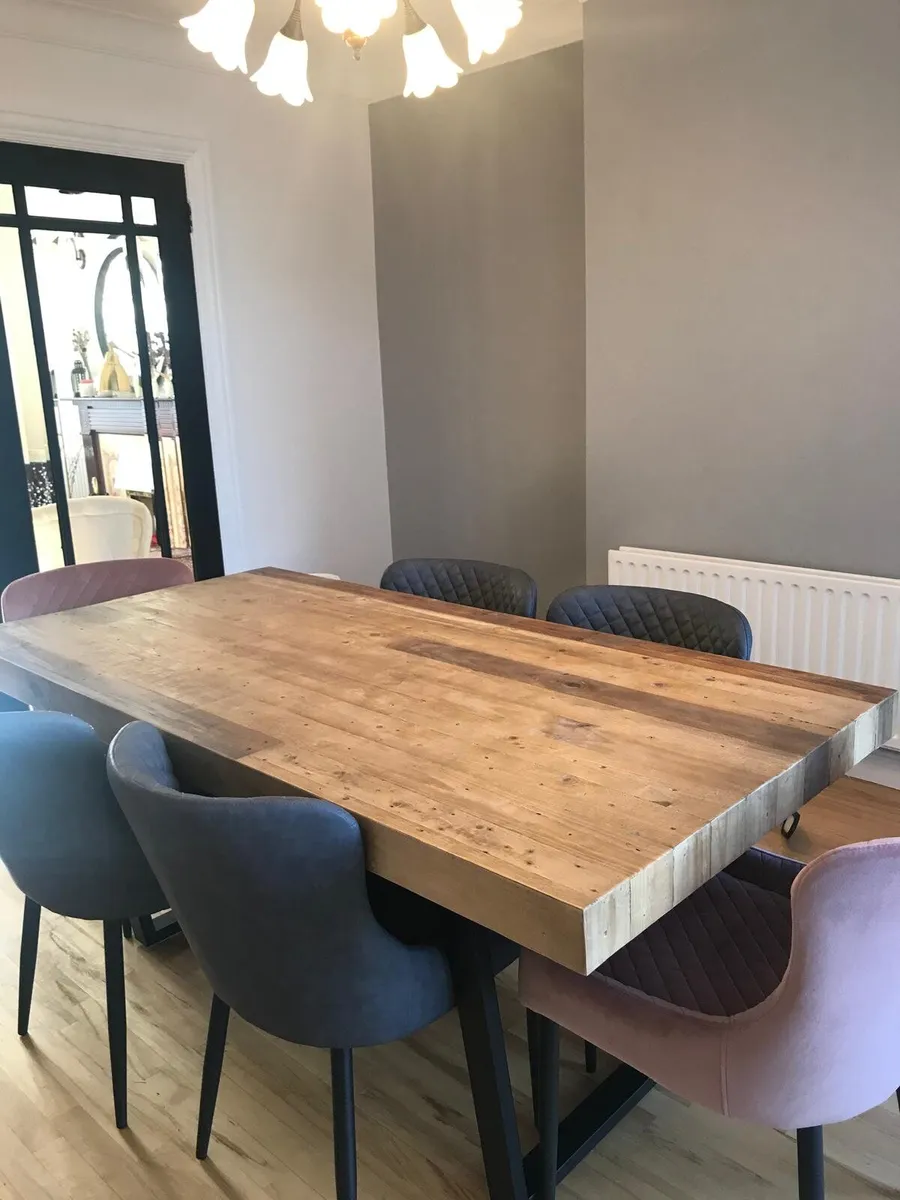 Kitchen table and chairs - Image 3