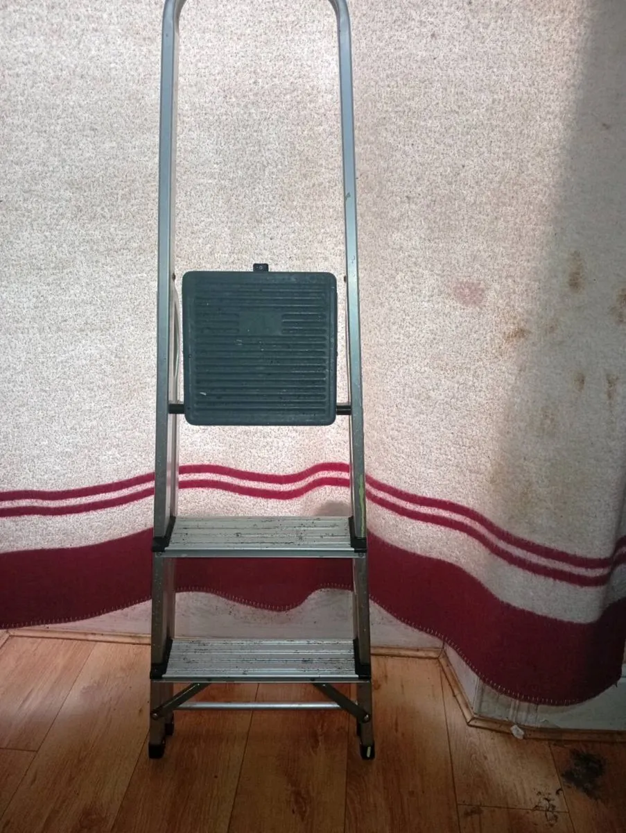 Steel Stair - Image 2