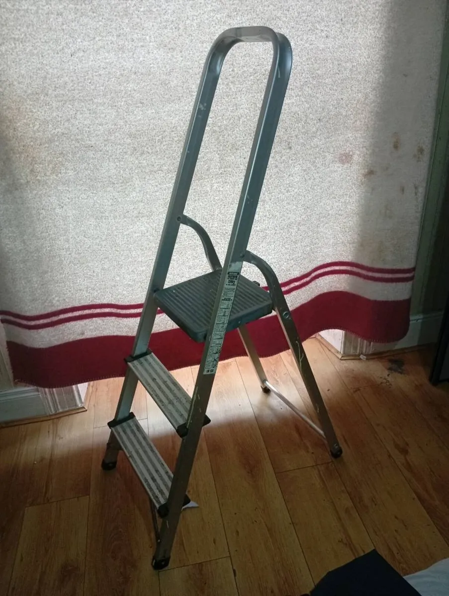 Steel Stair - Image 4
