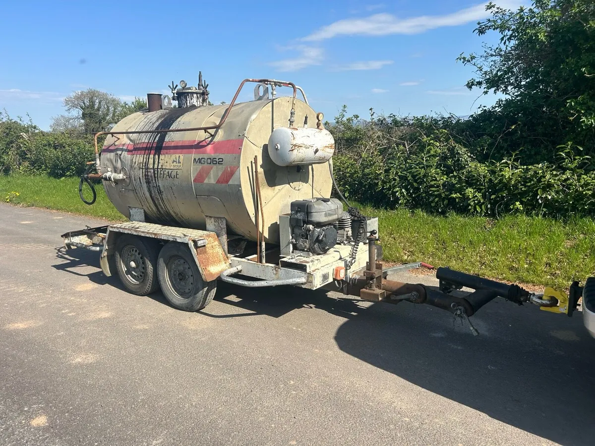Tar Sprayer - Image 1