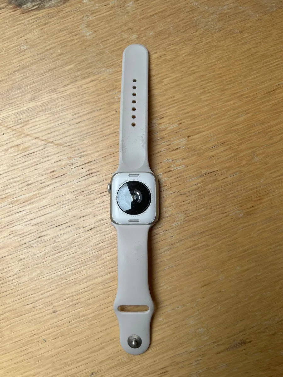 Apple Watch SE 2020 - Image 3