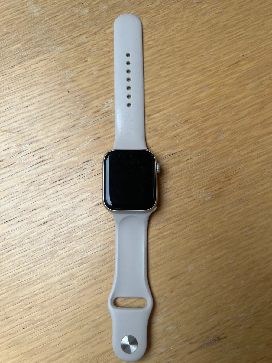 Apple Watch SE 2020 - Image 2