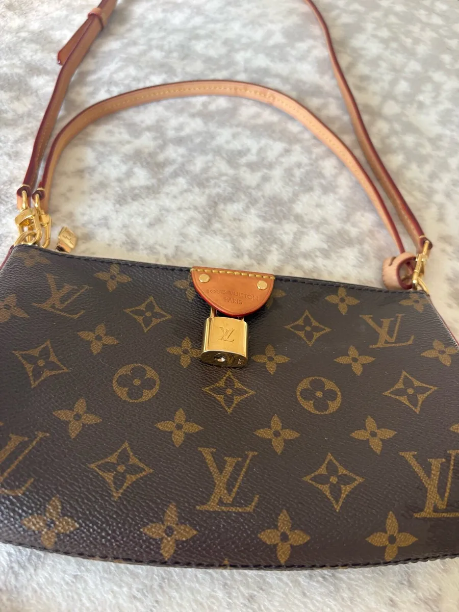 Louis Vuitton Pochette Tirette bag - Image 1