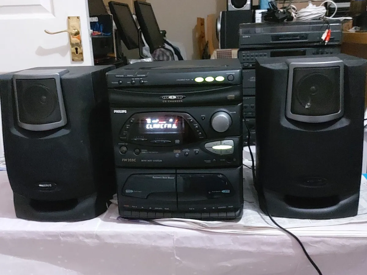 Philips Mini Hi-Fi System, Model FW 355C - Image 2