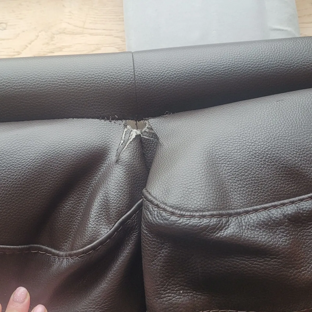 Suitebrown leather suite - Image 4