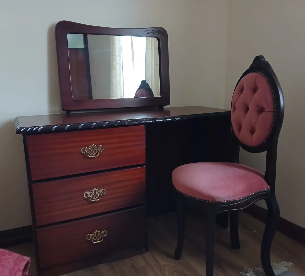 Dressing table and chair - Image 2