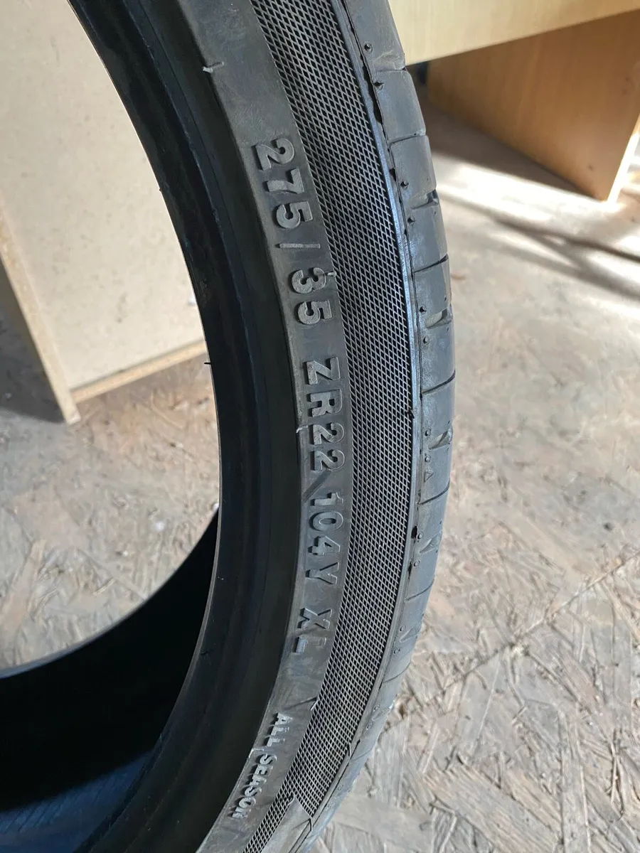 275/35/22 Tyres - Image 3