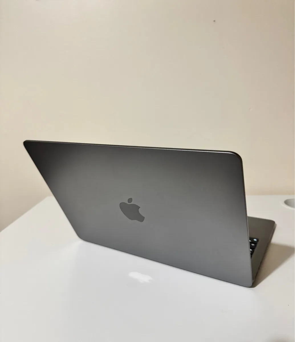 MacBook Air M2 2024 | 16GB | LIKE NEW - Image 3