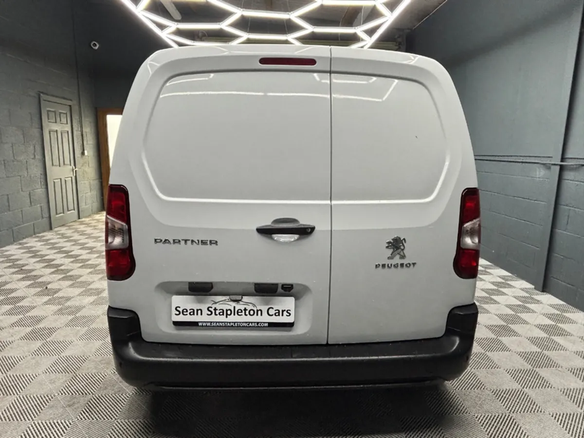Peugeot Partner PROFESSIONAL PLUS 1.5 H HDI 100 6 - Image 4